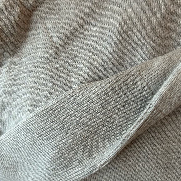 Aritzia Wilfred Cyprie Sweater - Size Small - Brand New Condition - Picture 4 of 4